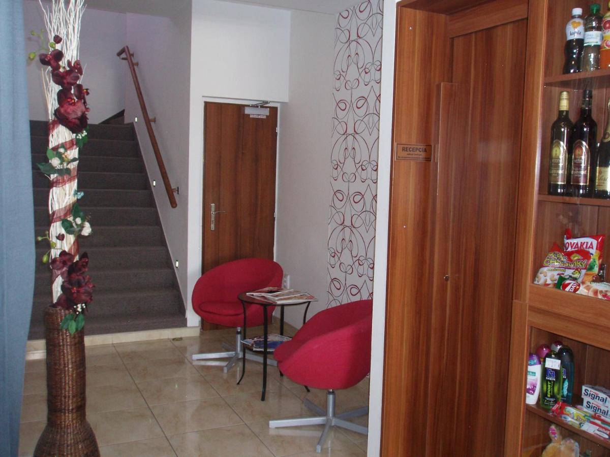 Bed and Breakfast Salur Nové Zámky Exterior foto